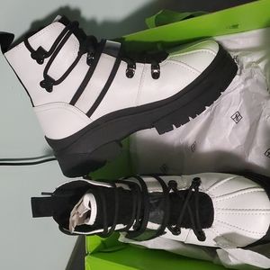 Call it spring winter boots size 7.5 pre-owned